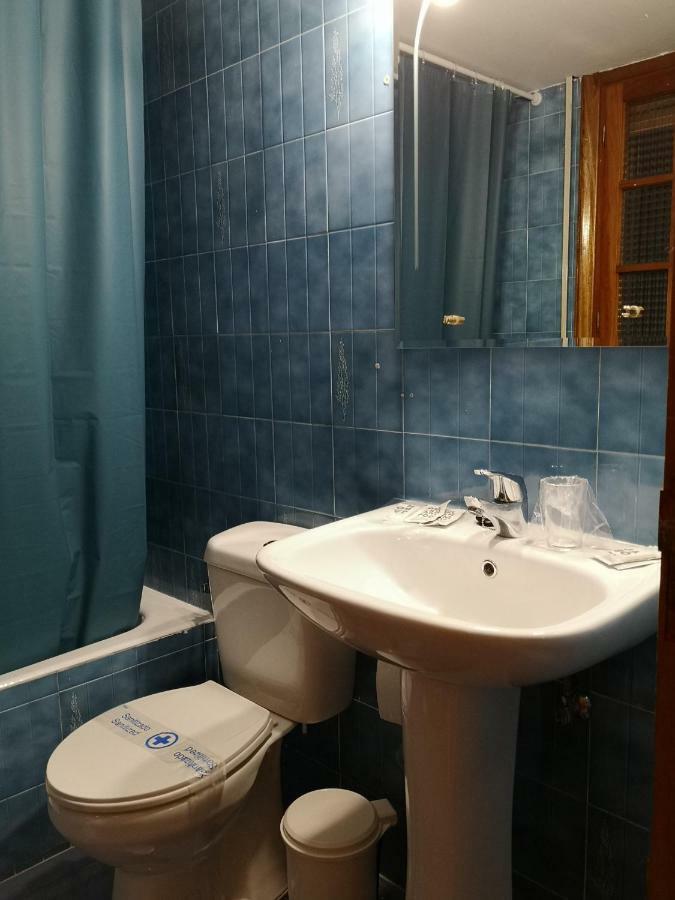 Hostal Becerril Becerril de la Sierra Esterno foto